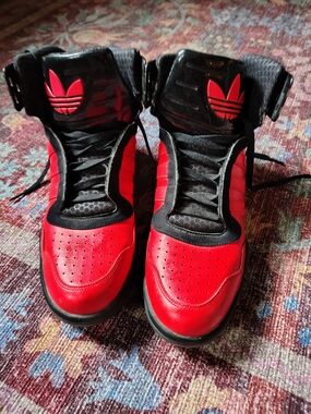 Retro Style Adidas Tech Street Mid